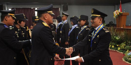 STTD Bekasi wisuda 250 ahli transportasi darat