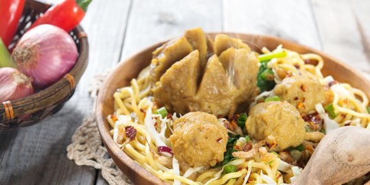 7 Cara membuat bakso sendiri yang mudah, enak, dan sederhana