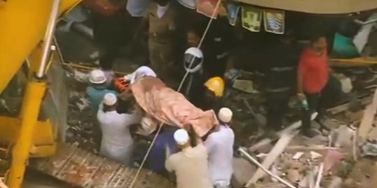 Bangunan ambruk di Mumbai, 2 orang tewas