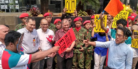 Demo di depan KPK, wasit berikan kartu merah ke Dirdik Aris Budiman