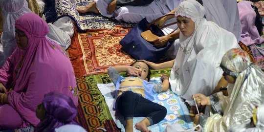 Pedagang kaos di Masjid Istiqlal keluhkan sepinya pembeli pada Idul Adha