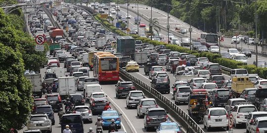 Arus balik Idul Adha, rest area tol Cikampek jadi perhatian utama