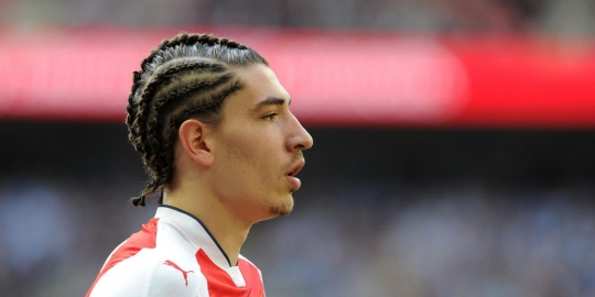 Terungkap, Arsenal Tolak Tawaran Masif Juventus Untuk Bellerin