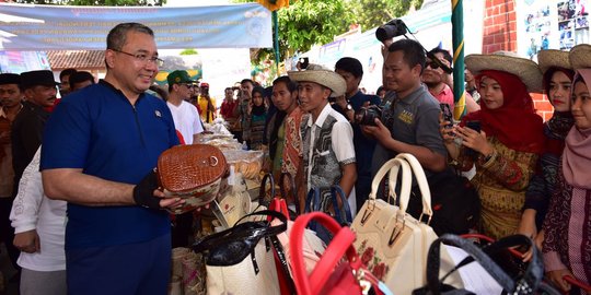 Bagi-bagi hadiah, Menteri Eko sosialisasikan dana desa lewat kuis