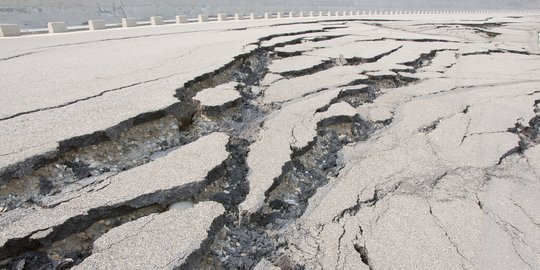 Jumlah patahan gempa bertambah, pembangunan infrastruktur tetap jalan