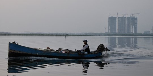 Denyut kehidupan nelayan Kamal Muara terimpit proyek reklamasi