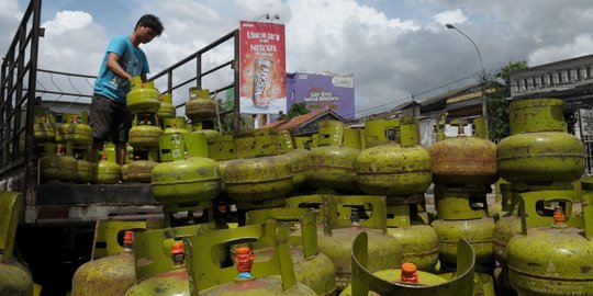Elpiji 3 Kg langka di Pangkal Pinang, warga kembali pakai kayu bakar