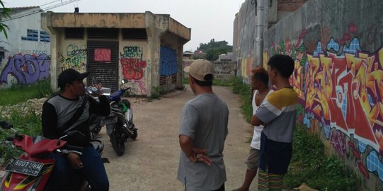Listrik byar pet, warga Ciputat mengeluh barang elektronik banyak rusak