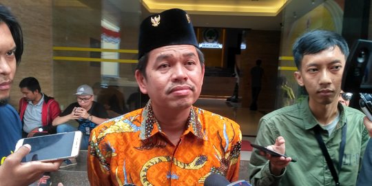 Posisi Cagub Jabar digoyang, Dedi Mulyadi pamer tiga besar di survei