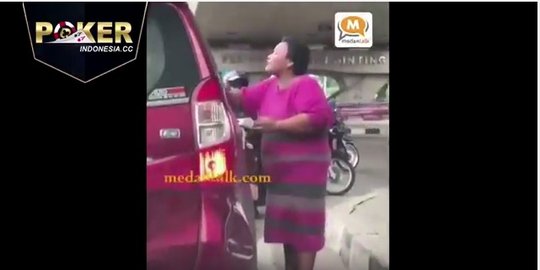 Siapa pernah alami ini, ketemu pengemis galak, gak dikasih ngerusak kendaraan