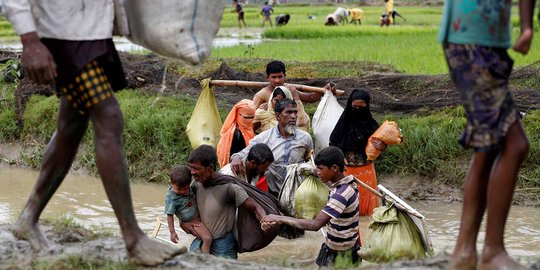 30.000 Pengungsi Rohingya terjebak di pegunungan tanpa makanan dan obat-obatan