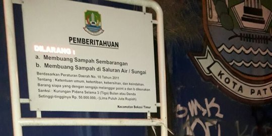12 Warga Bekasi tertangkap basah buang sampah sembarangan