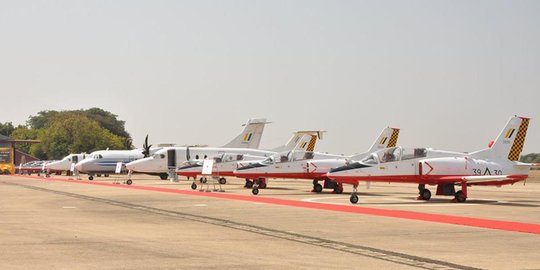 Pesawat jet militer Myanmar hilang kontak saat latihan