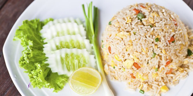 Resep cara membuat nasi goreng spesial dan rumahan yang ...