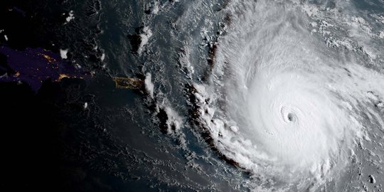 Badai Irma mengarah ke rumah Trump seharga Rp 373 miliar