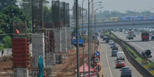 Memantau perkembangan proyek LRT Cibubur-Cawang