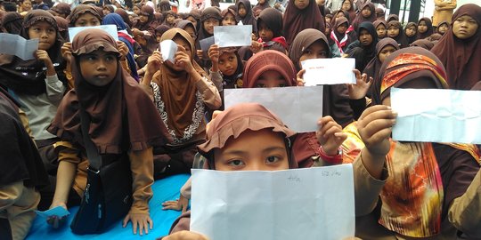 Aksi solidaritas Rohingya, murid SD di Makassar kumpulkan Rp 28 juta