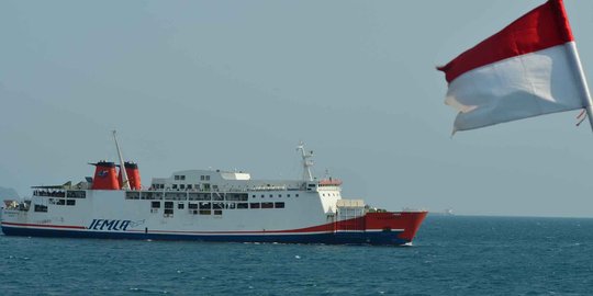 Kapal tanker milik Pertamina meledak di Batam, 5 tewas