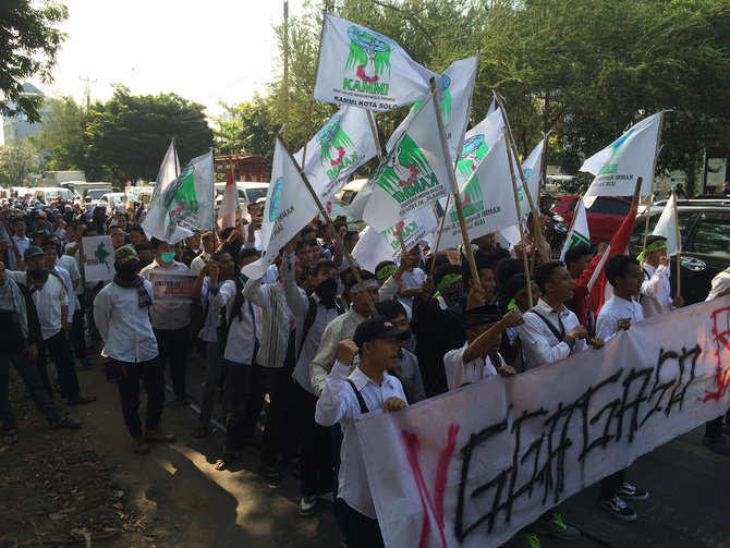 mahasiswa solo longmarch dan galang dana untuk rohingya