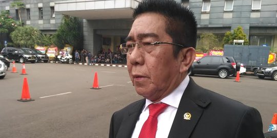 Politisi PDIP bantah ingin melemahkan meski usul KPK dibekukan