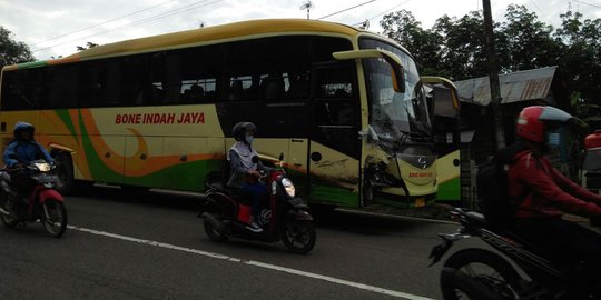 Bus jemaah haji tabrakan di poros Balikpapan-Samarinda, satu orang luka