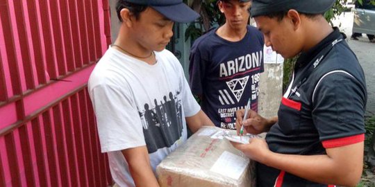 BNN Kota Tangerang ungkap pengiriman paket ganja dalam kardus
