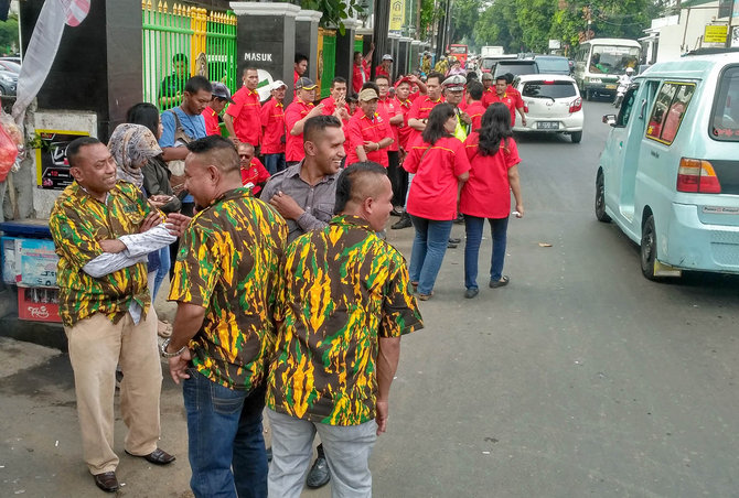 massa pro setya novanto datangi pn jaksel