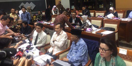 Soal OTT recehan, pimpinan KPK pamer duit dalam 33 ransel hasil suap di DPR