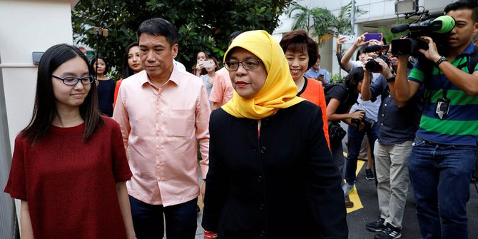 presiden-singapura-halimah-yacob-dulu-jualan-nasi-padang-pakai-gerobak.jpg