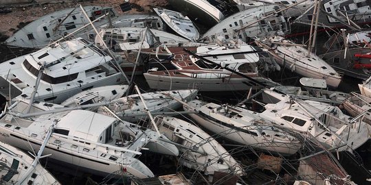 Ganasnya Badai Irma sampai menghempaskan kapal-kapal ke daratan