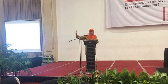 Khofifah pamer komunikasi dengan ketum partai, tapi belum mau lapor Jokowi