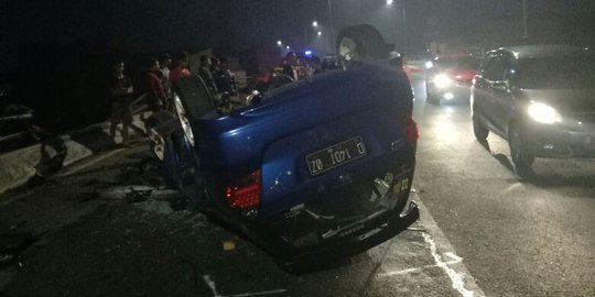 Jazz ugal-ugalan tabrak pemotor hingga tewas di Flyover Kiaracondong, sopir kabur