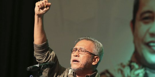 Lewat lagu berlirik tajam, Iwan Fals tagih janji Jokowi 