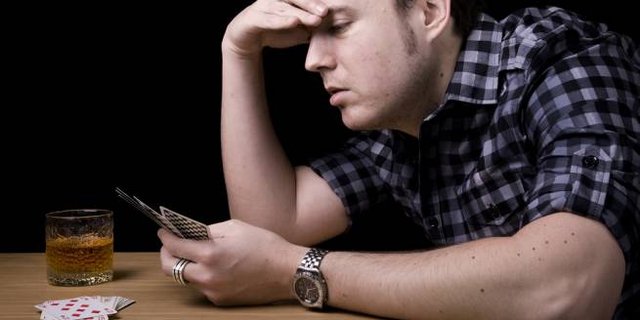 Selain bikin bokek, berjudi juga bisa datangkan 6 penyakit ini