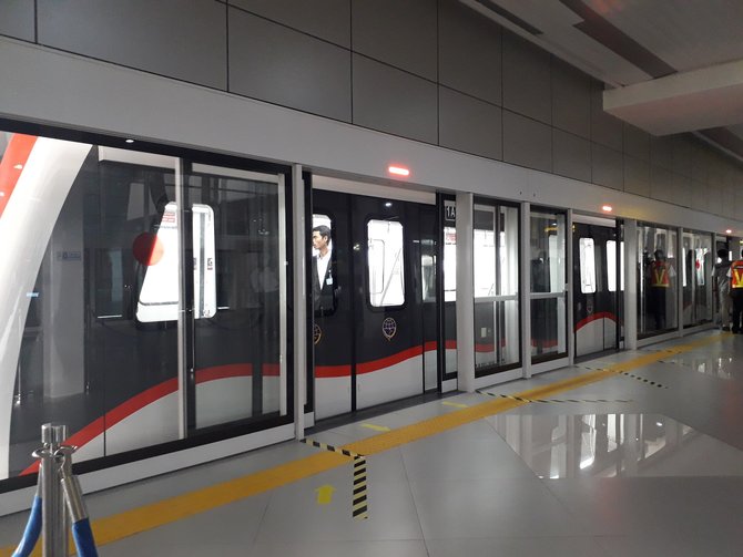 peresmian skytrain di terminal 3 bandara soekarno hatta