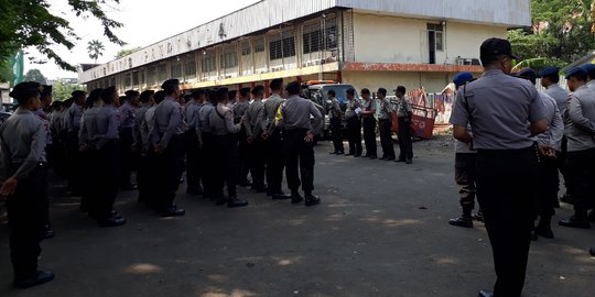 Ratusan polisi masih berjaga, Kantor LBH Jakarta dikunci