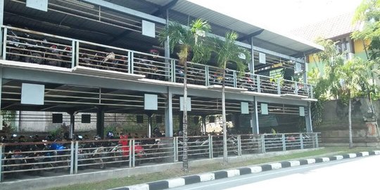 Bayar parkir mobil di Bandara Ngurah Rai Bali tak lagi pakai uang tunai