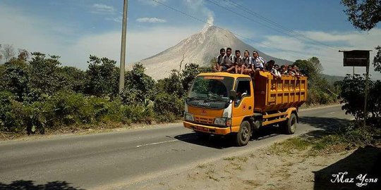 Ini kronologi tergulingnya truk pengangkut anak pengungsi Sinabung