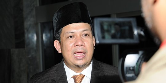 Fahri Hamzah bela Prabowo soal bantuan pemerintah Jokowi ke Rohingya