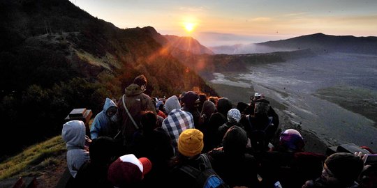 Menikmati sunrise Bromo di Bukit Cinta