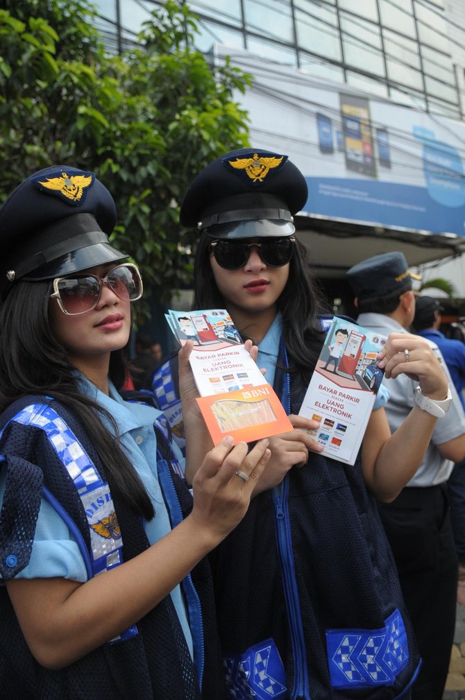 ahok resmikan e money parkir meter