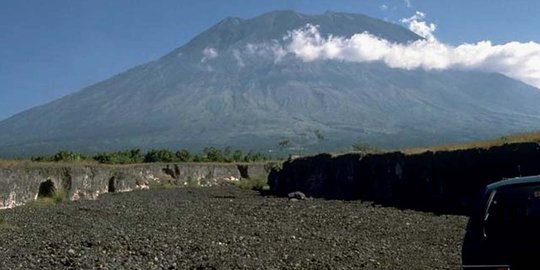 Gubernur imbau warga sekitar Gunung Agung untuk mengungsi