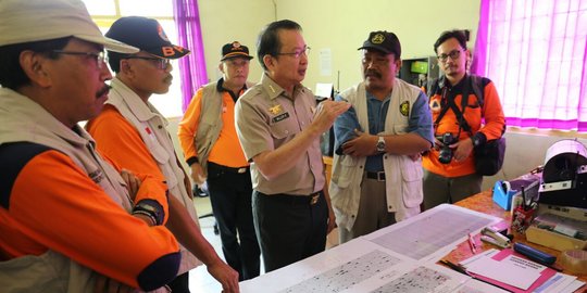 Aktivitas Gunung Agung terus meningkat, warga di zona 