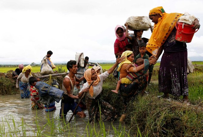 pejuangan etnis rohingya melintasi perbatasan myanmar ke bangladesh