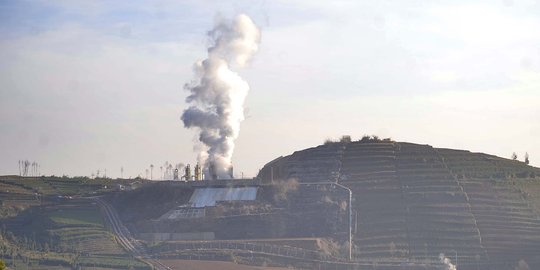 Menengok pembangkit listrik tenaga panas bumi di Dieng