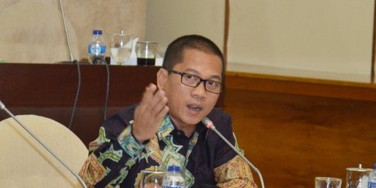 PAN nilai usulan gubernur DKI dipilih DPRD belum perlu