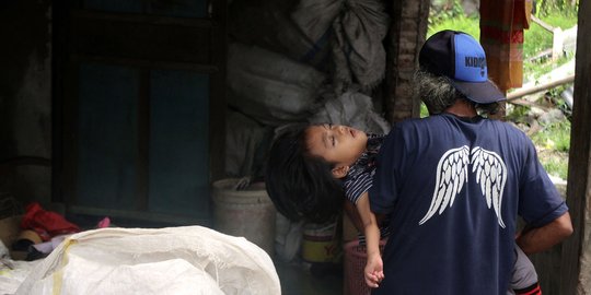 Keprihatinan anak pemulung Sampah bioskop di Banyumas