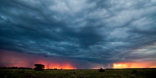 7 Praktik manipulasi cuaca dan 'pawang hujan' yang ada secara ilmiah