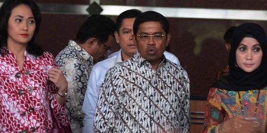 Sekjen Golkar sebut SK yang beredar bodong tapi tak bantah opsi Emil-Daniel