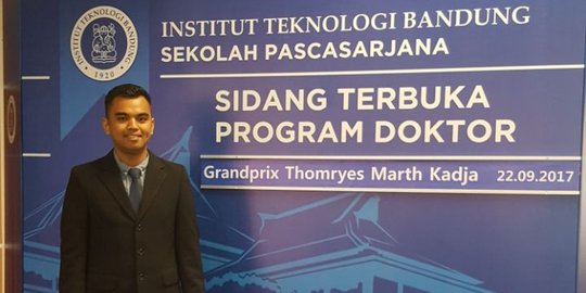 Grandprix, sabet gelar doktor diusia 24 tahun